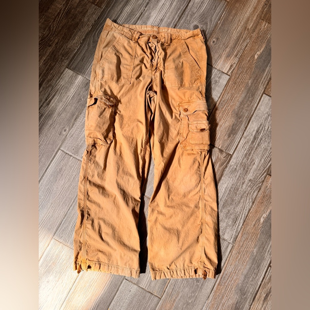 American Eagle Outfitters Women’s Cargo Pants in Tan
